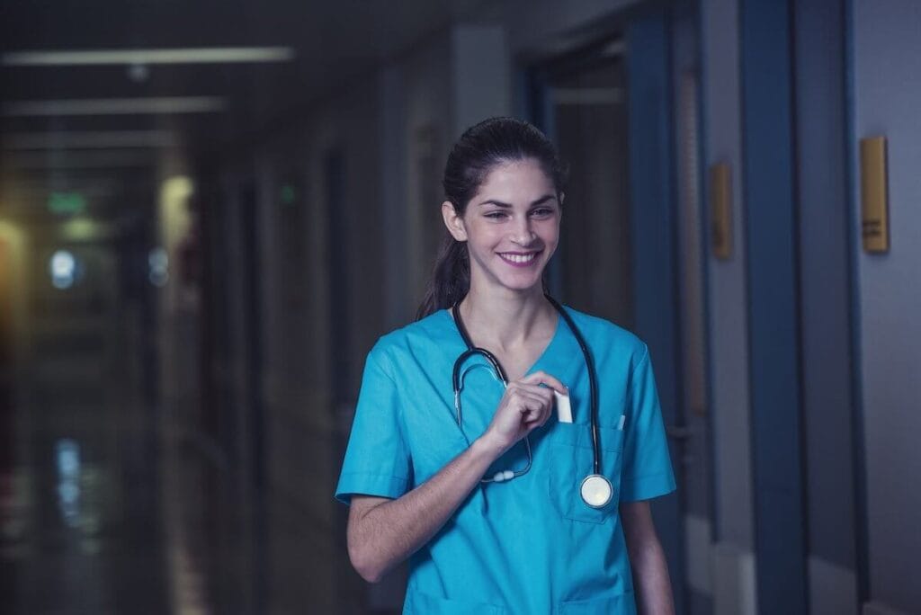 How much do nurses get paid for night shifts in the UK